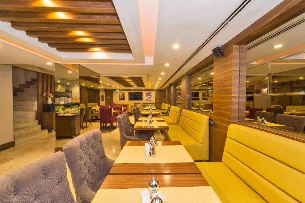 Photo - Darkmen Hotel