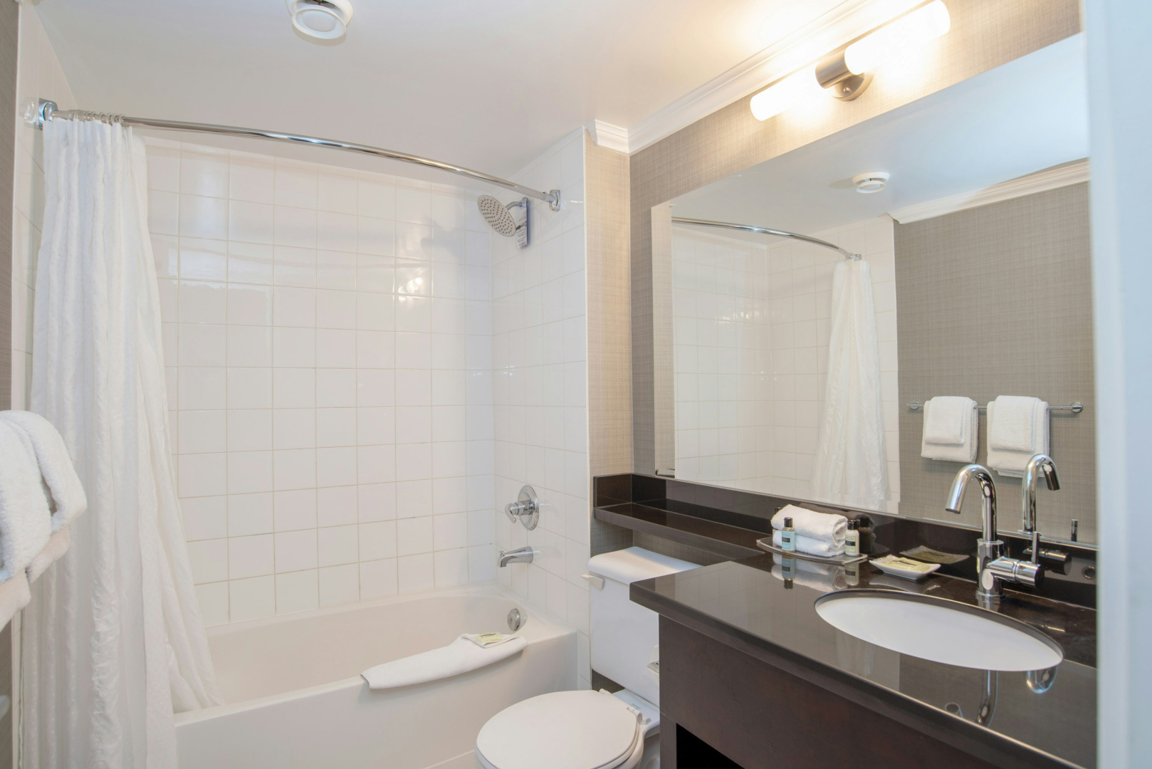 Foto - Sandman Hotel & Suites Vancouver Airport