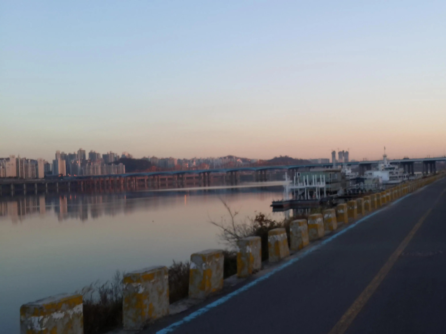 Photo - The Riverside Hotel