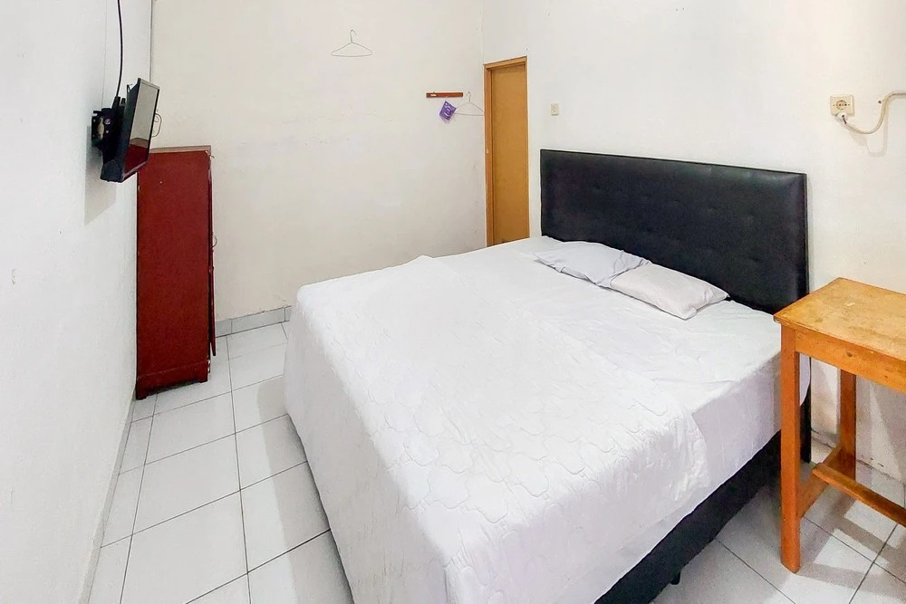 Pondok Gede Dkost Syariah Mitra RedDoorz