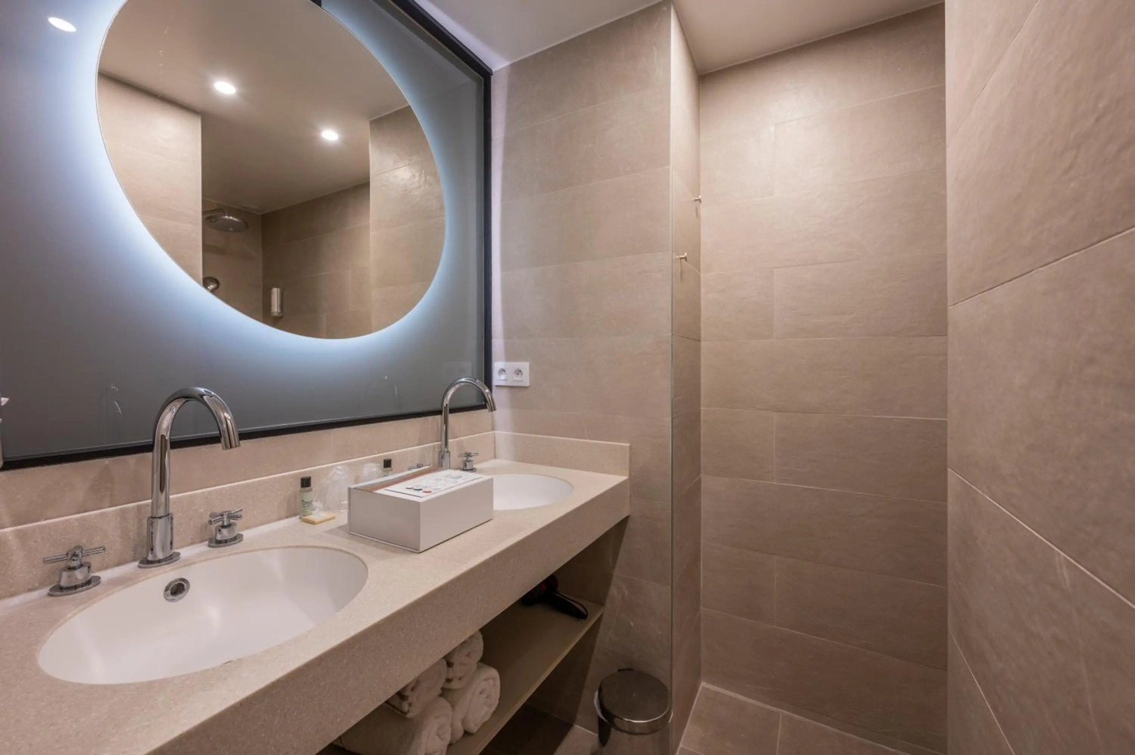 Photo - Al Jaddaf Rotana Dubai