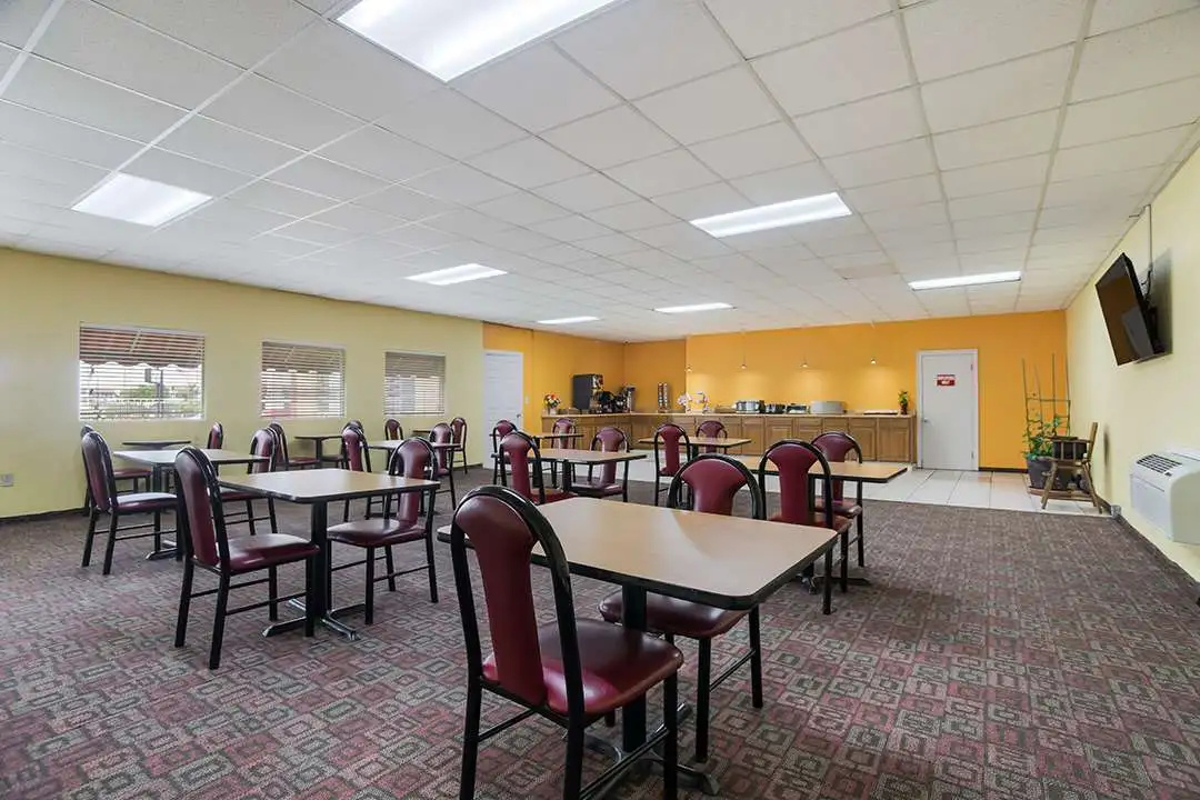 Photo - Americas Best Value Inn Tulsa at I-44