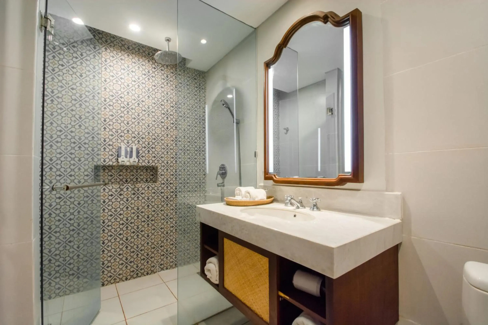 Photo - Lovina Beach Club & Resort