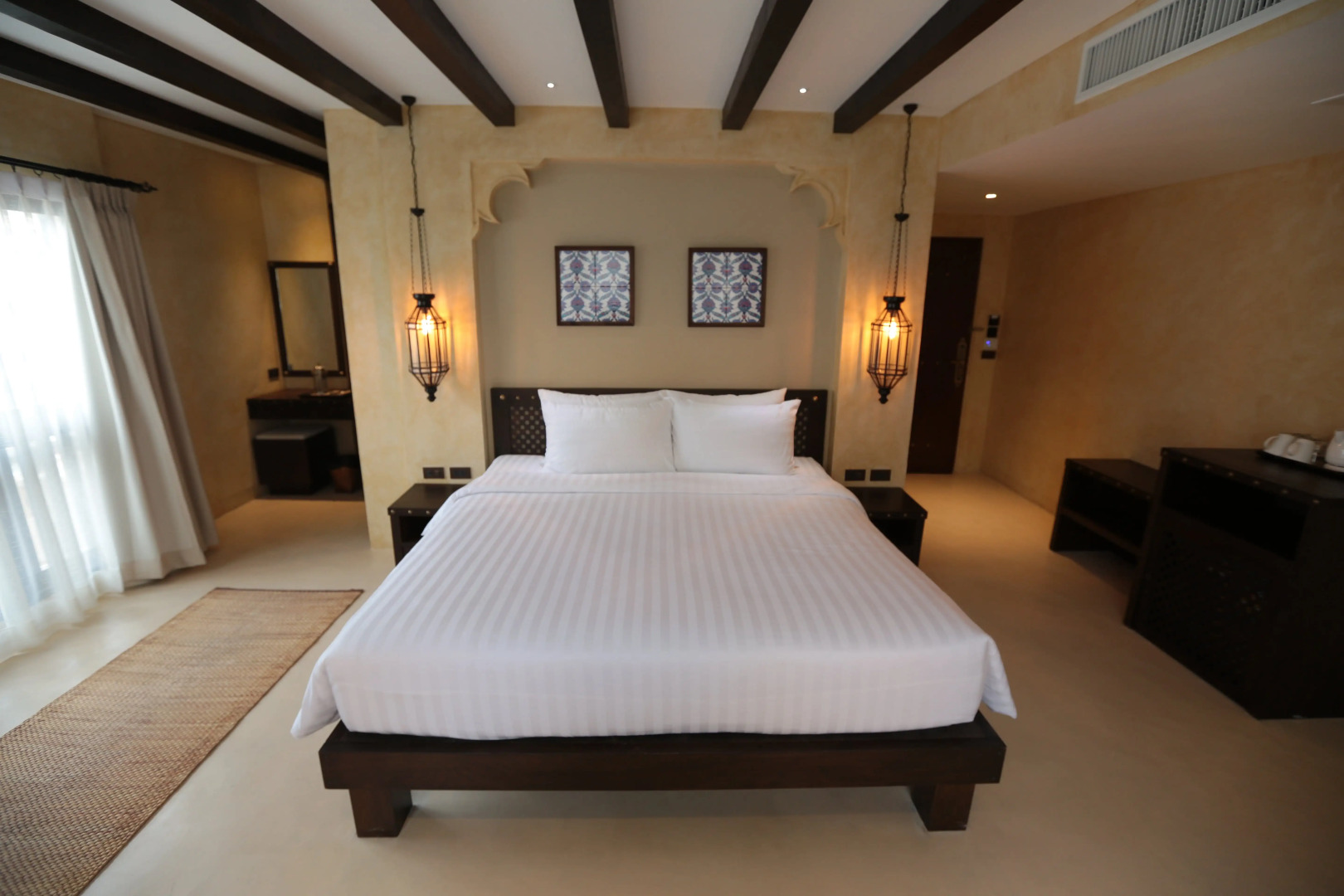 Photo - Dewan Bangkok