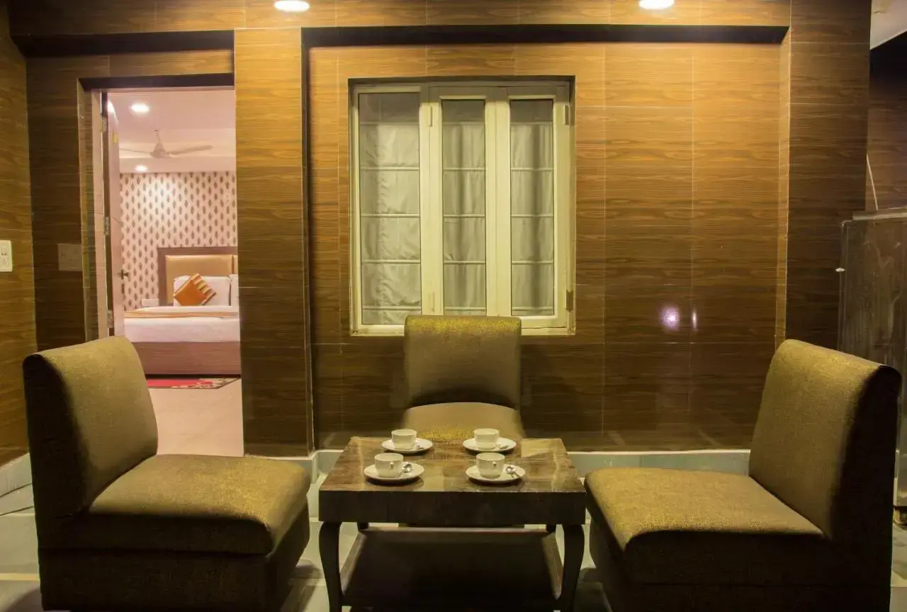 Photo - Hotel Pawan Plaza - Near BLK and Ganga Ram Hospital - Karol Bagh
