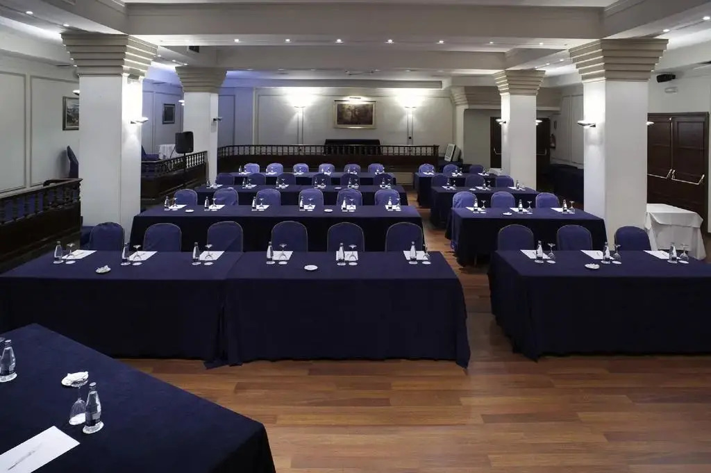 Photo - El Avenida Palace