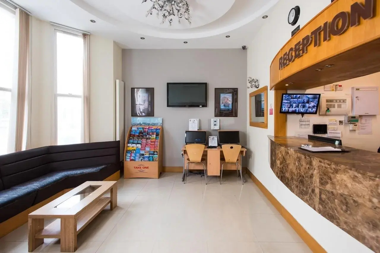 Photo - Brit Hotels Earls Court