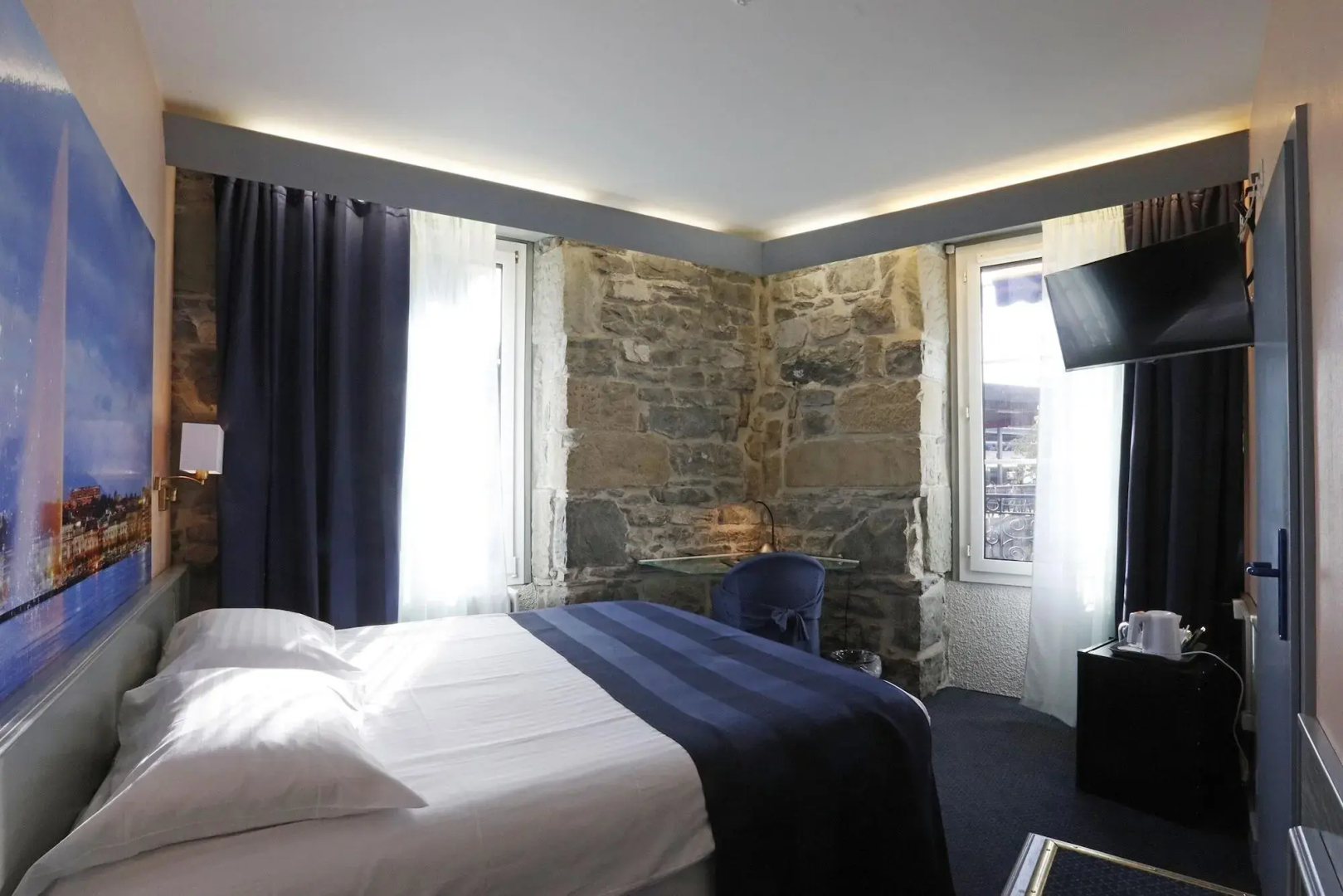 Photo - Hotel Montbrillant