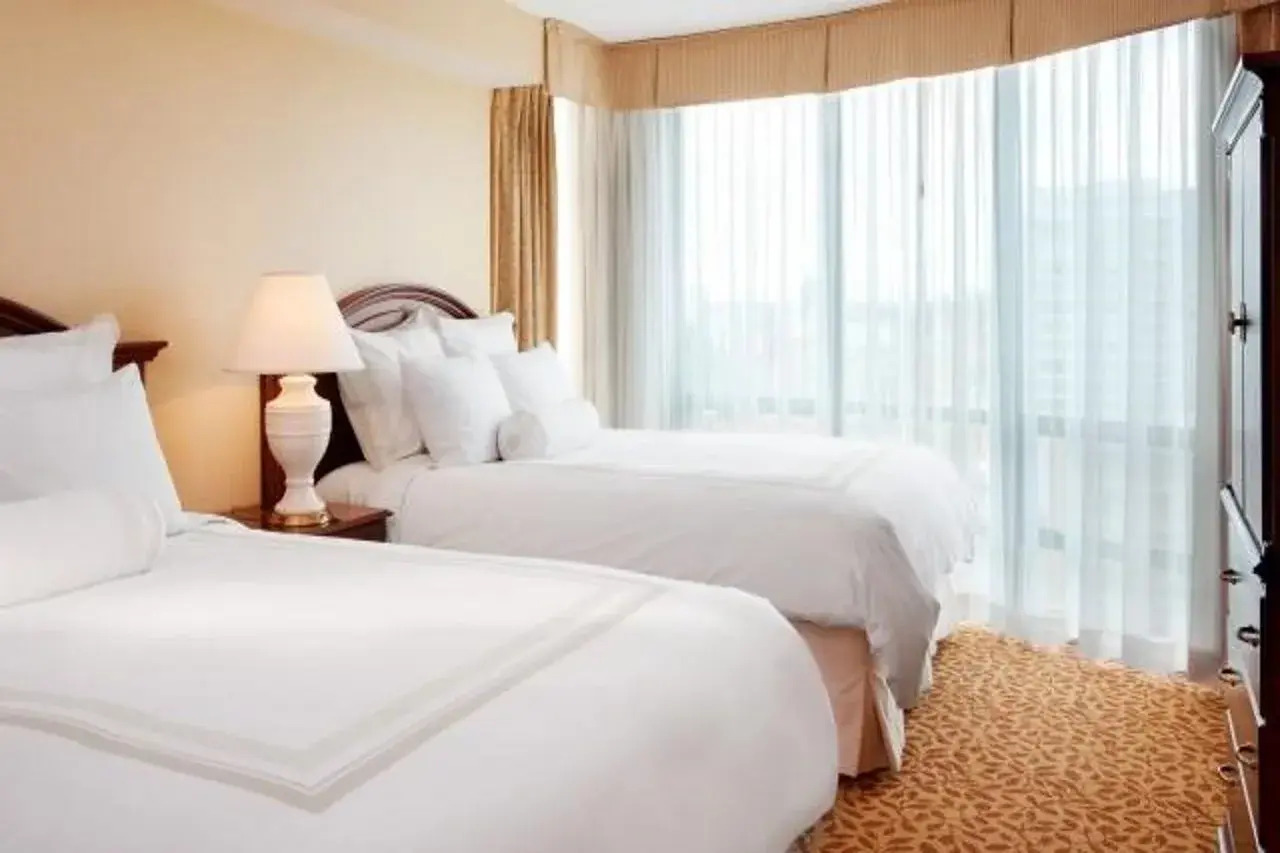 Photo - Vancouver Airport Marriott Hotel