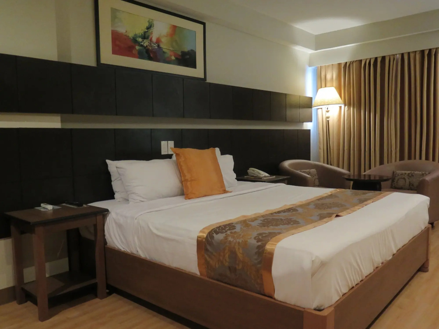 Foto - The Pinnacle Hotel and Suites