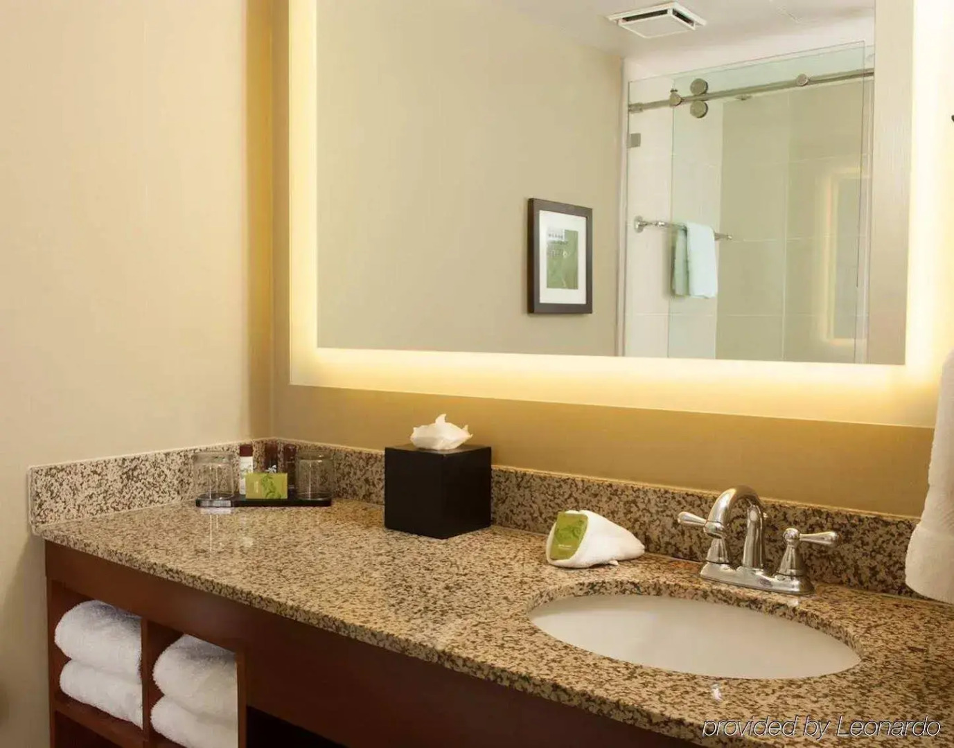 Photo - Embassy Suites by Hilton Nashville Airport