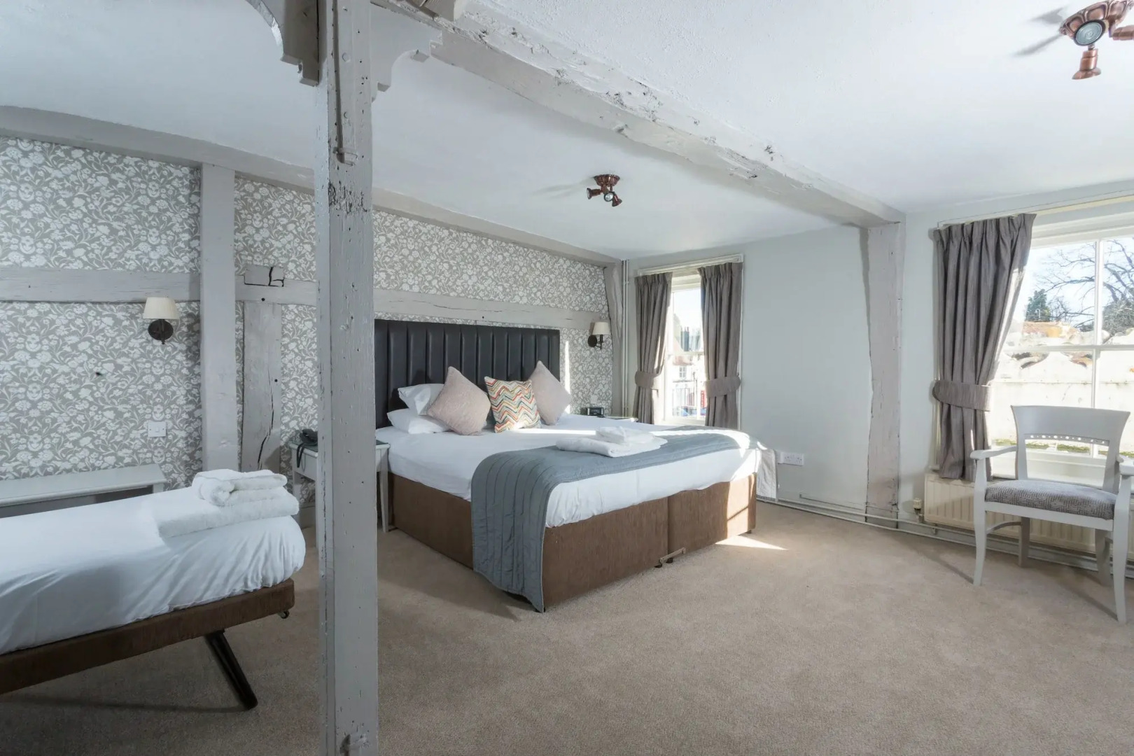 Foto - The Dog & Bear Hotel