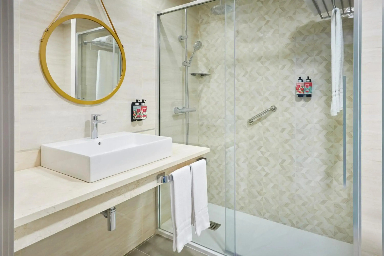 Photo - Renaissance Paris La Defense Hotel