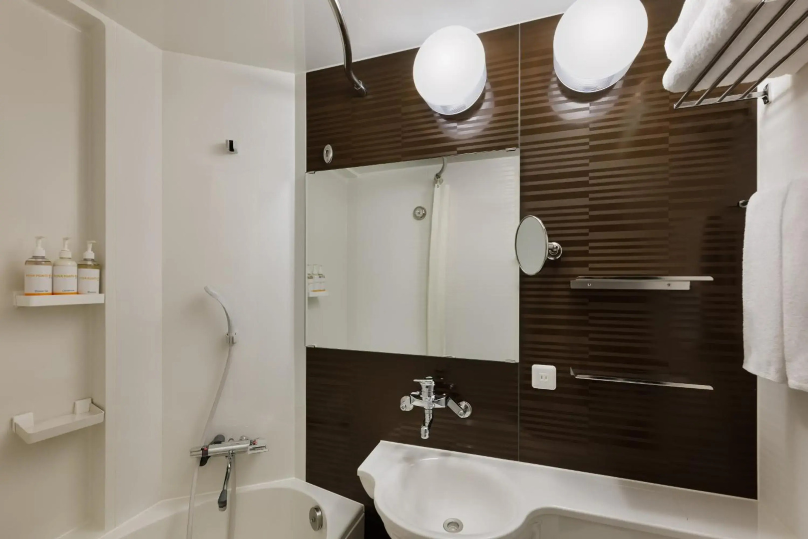 Photo - Four Points Flex by Sheraton Osaka Kitahama