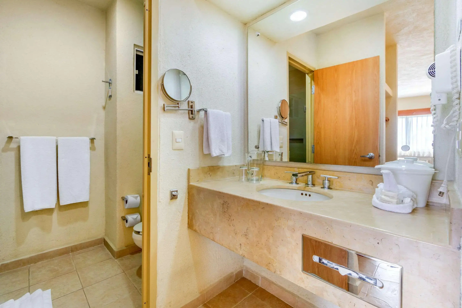 Photo - Comfort Inn Puerto Vallarta Golfside & Marina