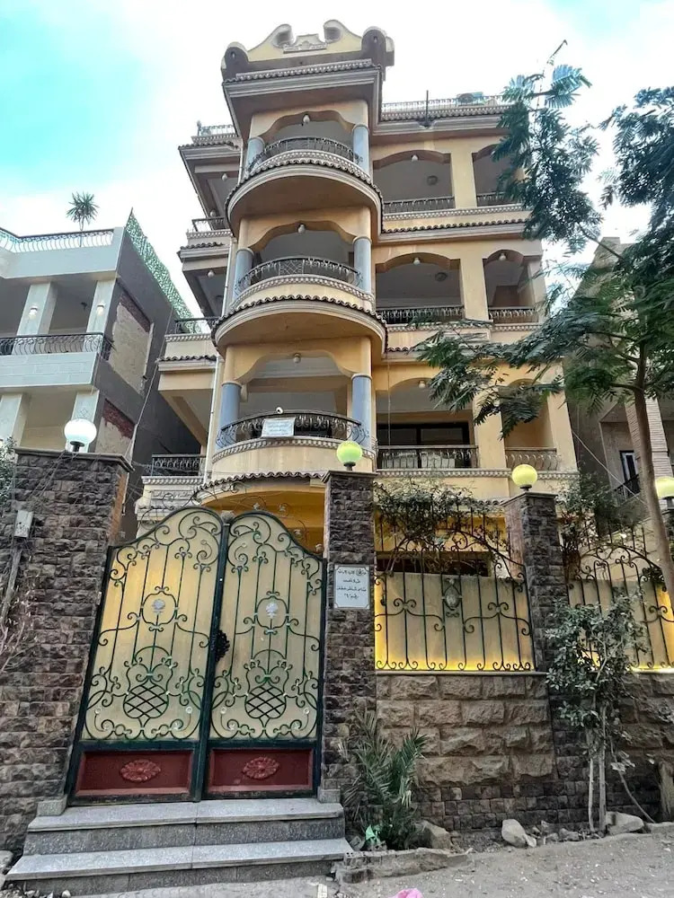 Photo - Sami pyramids inn positive energy