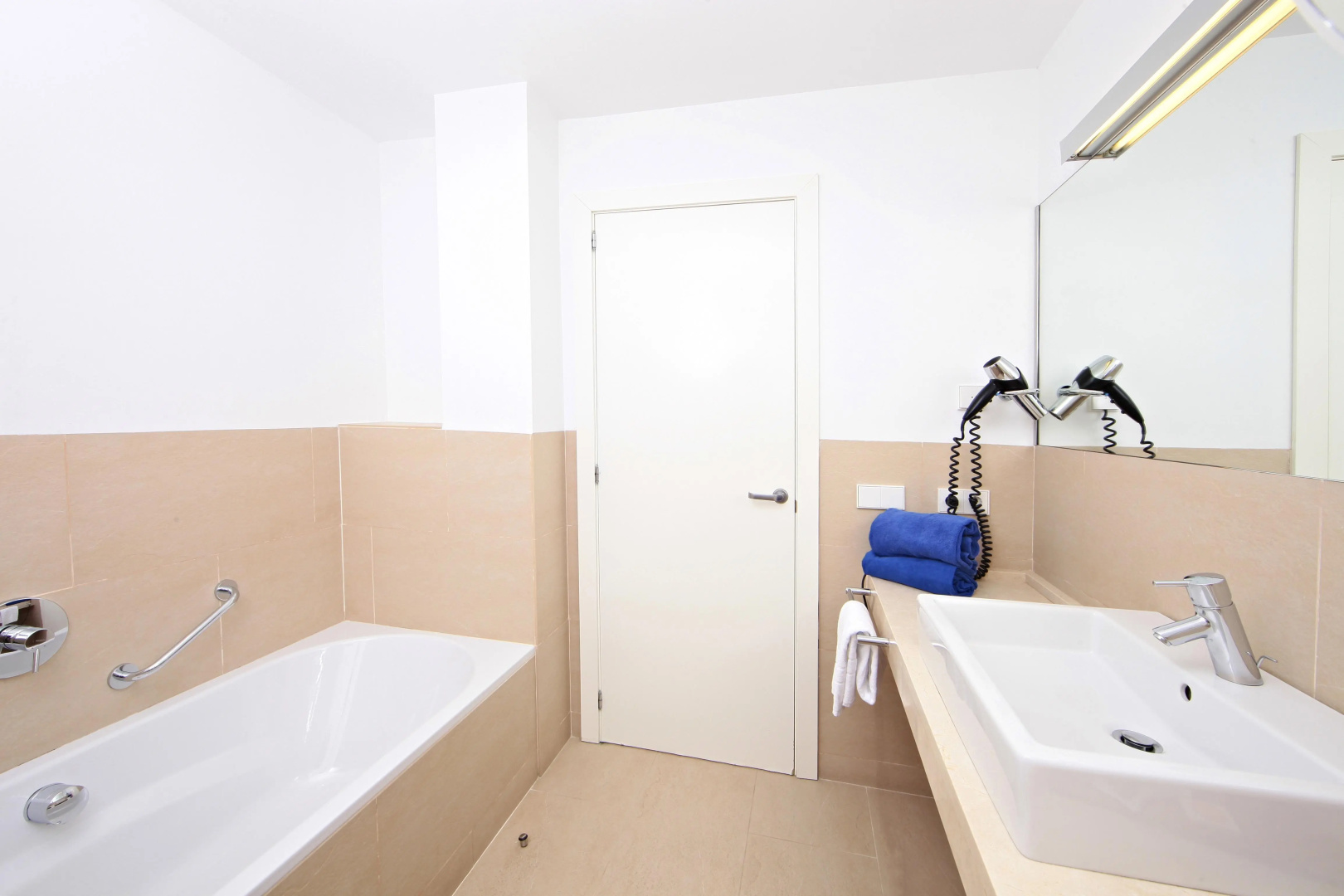 Photo - Hotel Aimia