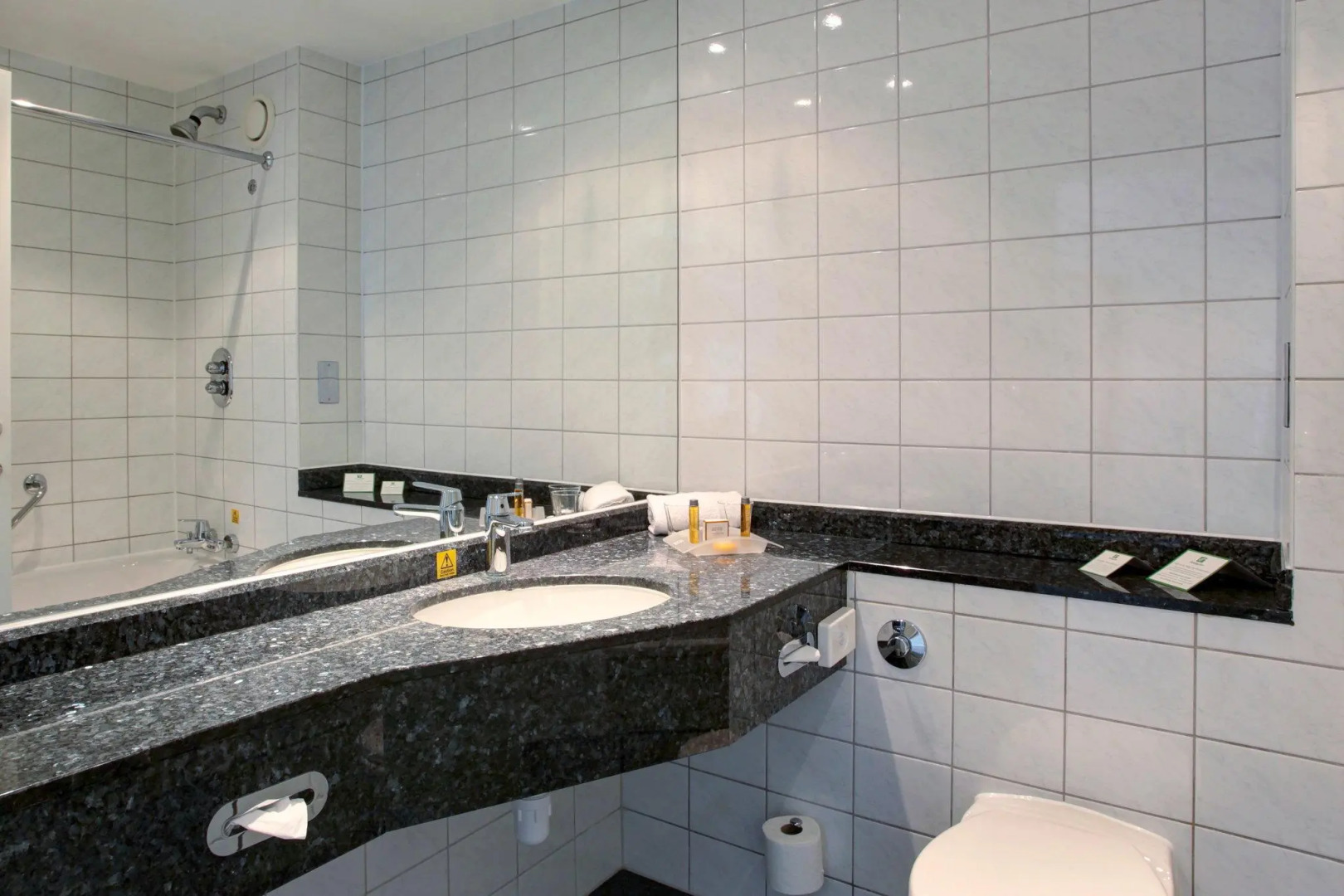 Photo - B&B HOTEL London Heathrow