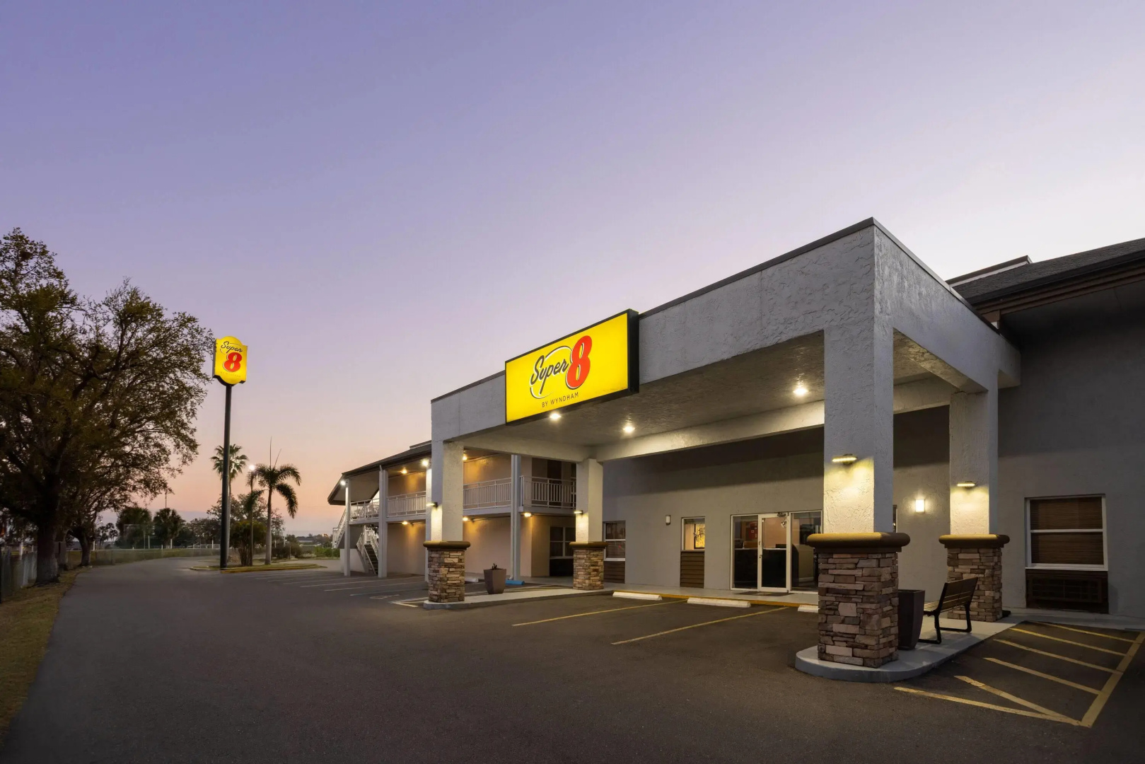 Foto - Super 8 by Wyndham Ellenton Bradenton Area