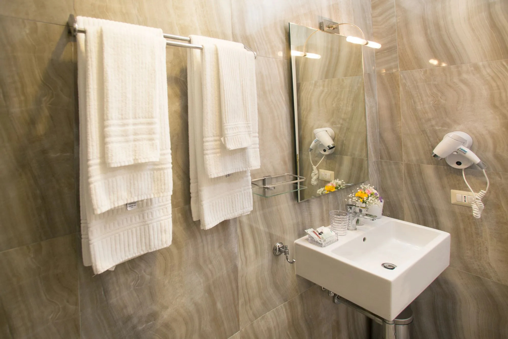 Photo - NeapolitanTrips Hotel