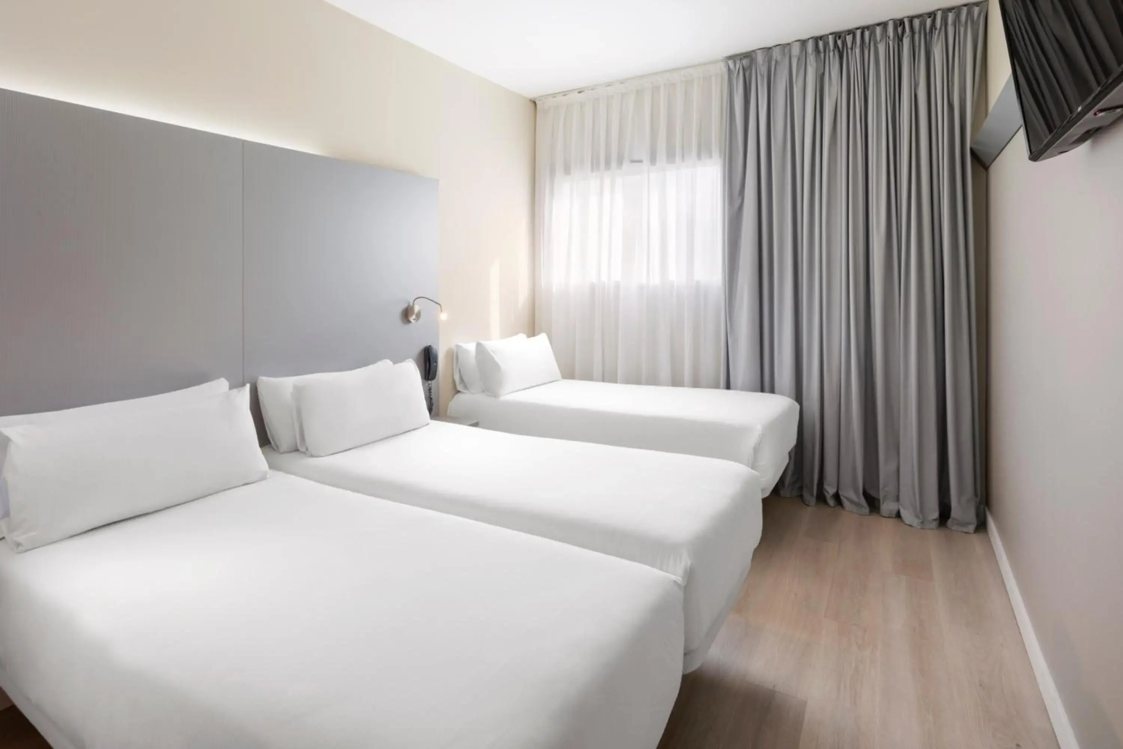 Foto - B&B HOTEL Barcelona Mollet