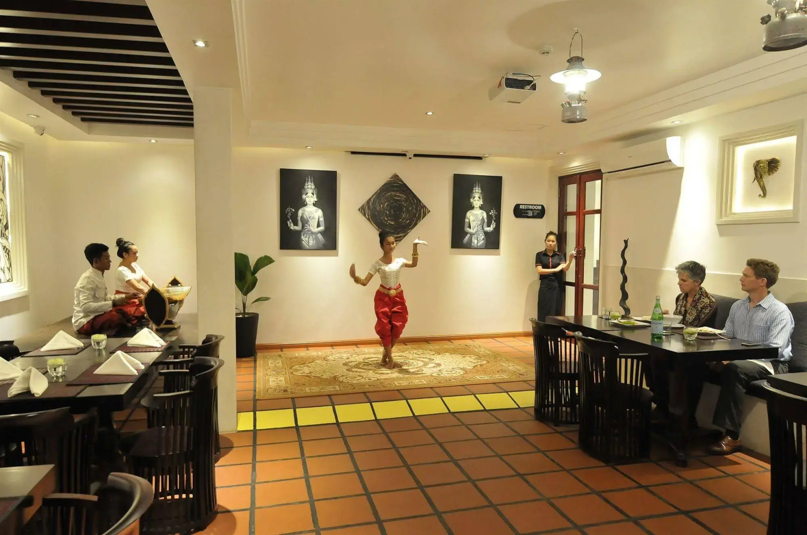 Photo - La Rose Suites