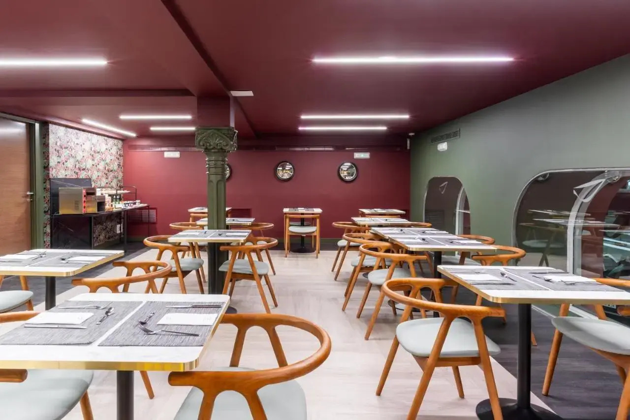 Photo - Abba Santander