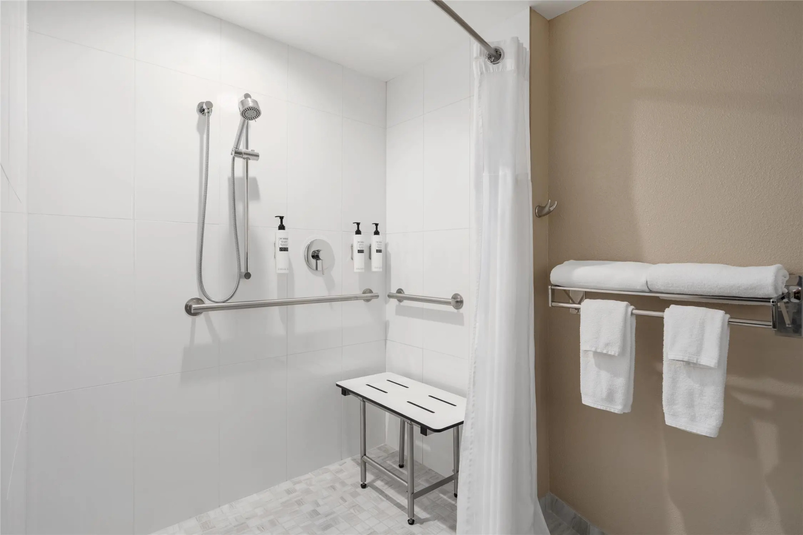 Photo - Embassy Suites by Hilton Seattle Tacoma International Airport