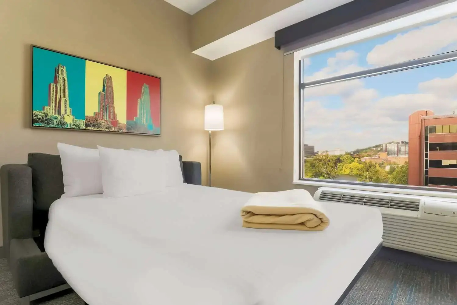 Photo - Hampton Inn & Suites Pittsburgh-Downtown