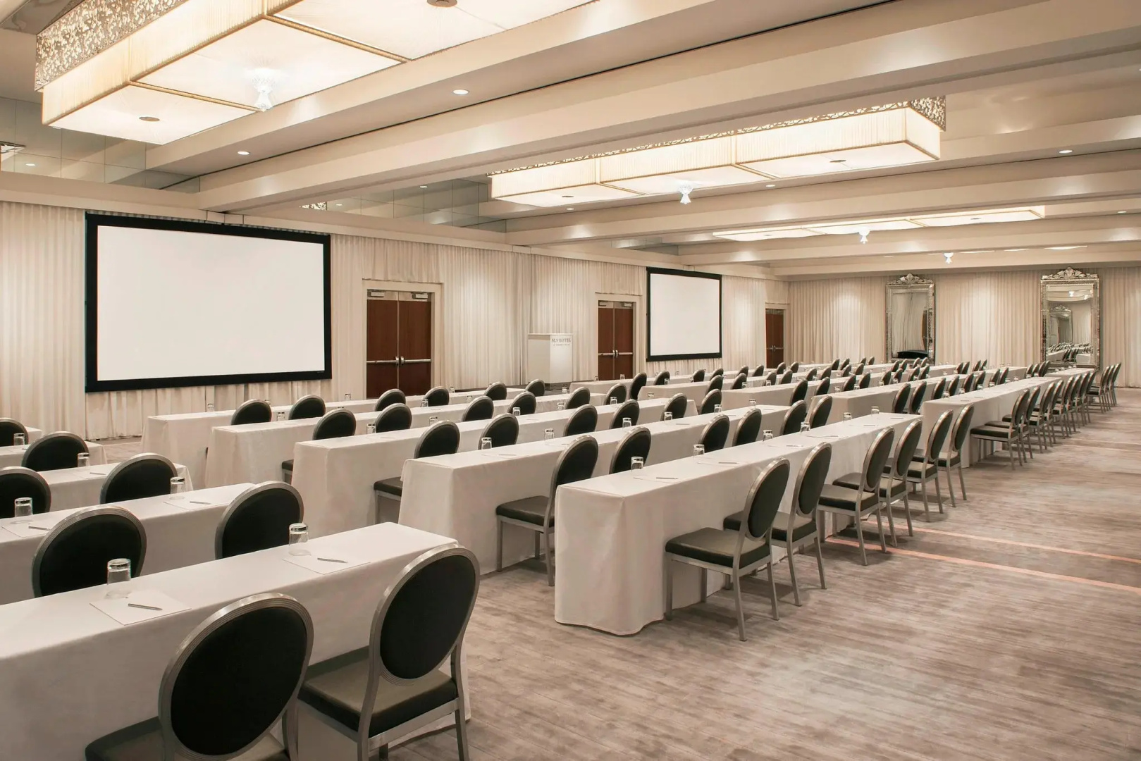 Photo - SLS Hotel, a Luxury Collection Hotel, Beverly Hills