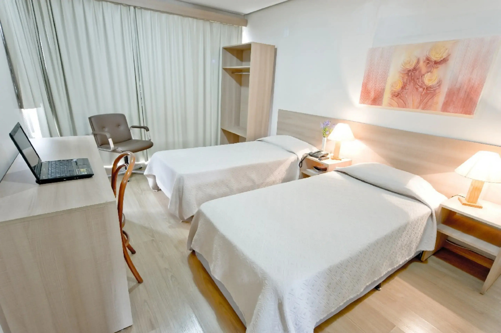 Foto - Hotel Dan Inn Porto Alegre