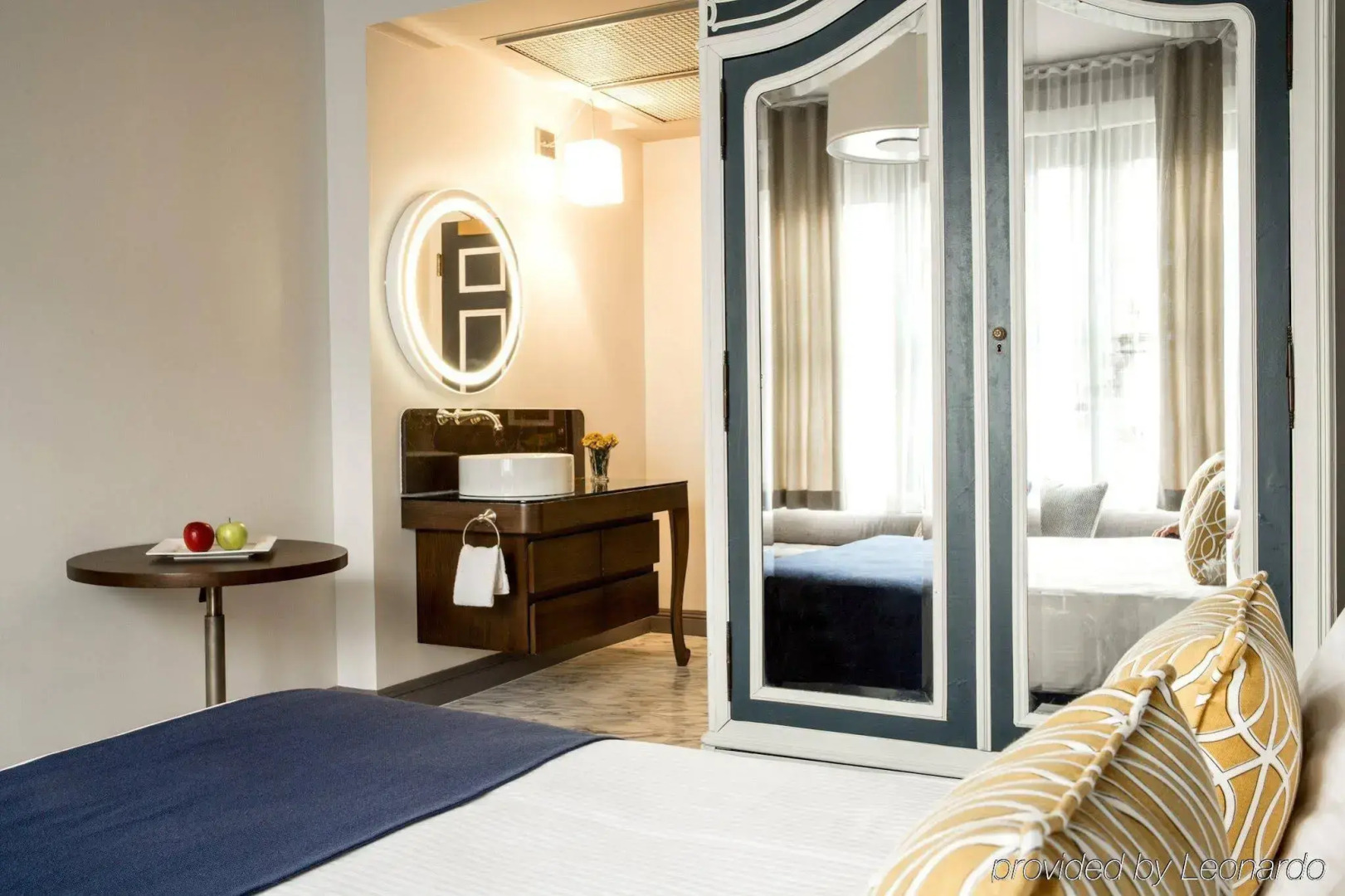 Photo - Warwick San Francisco