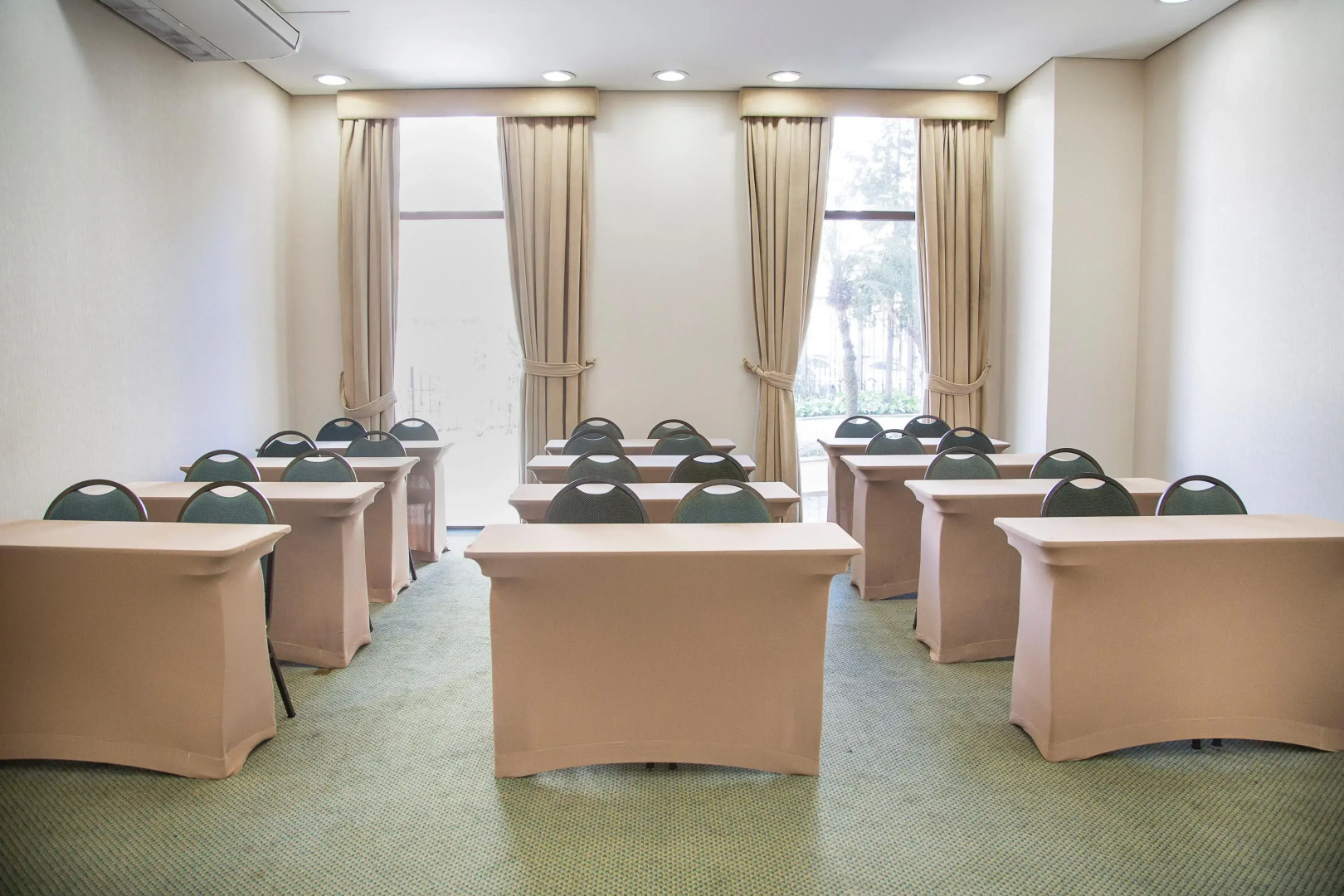 Photo - Quality Suites Vila Olimpia