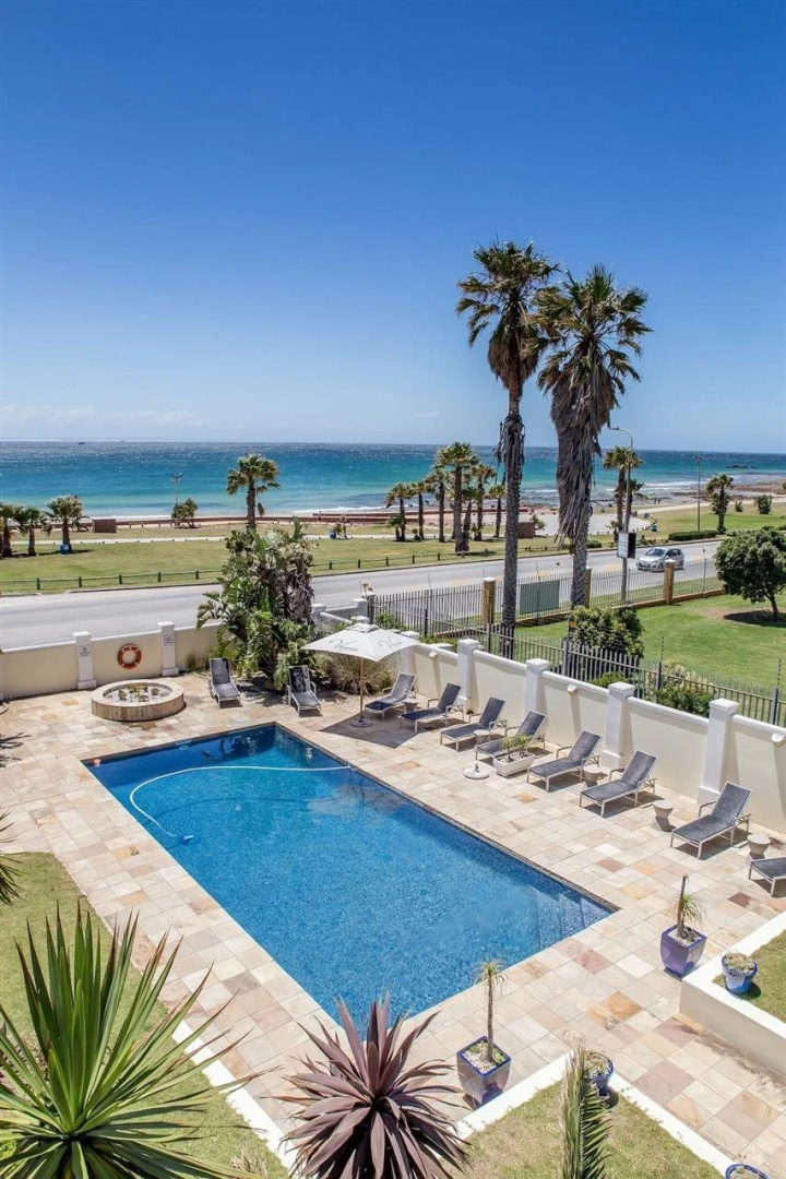 Photo - The Beach Hotel