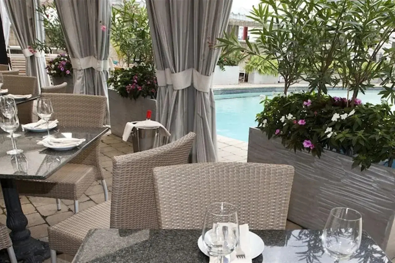 Photo - Hotel Ruby Foo's