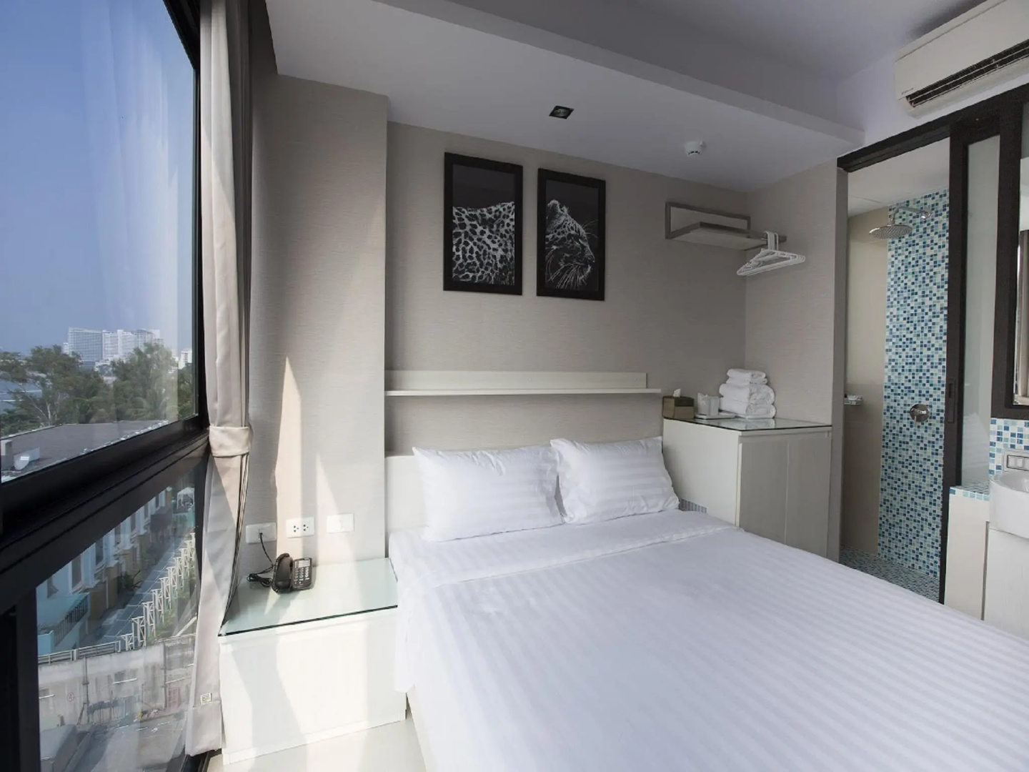 Photo - Serenotel Pattaya Beach Front