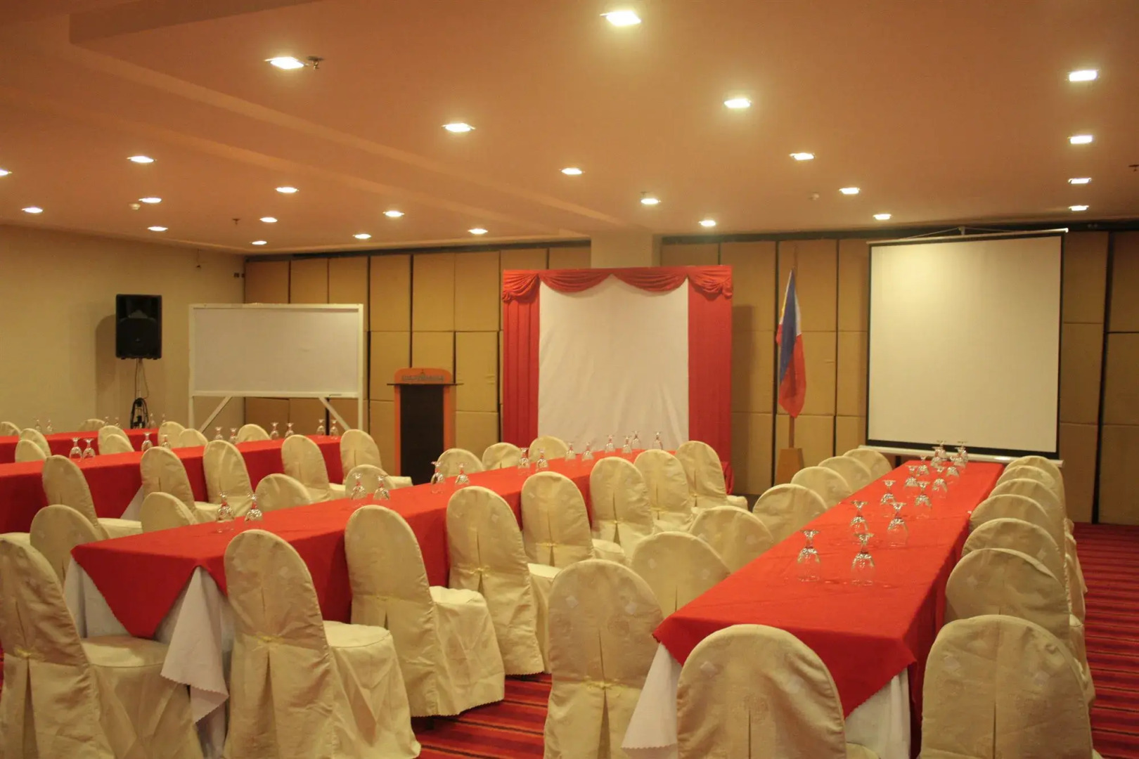 Foto - The Pinnacle Hotel and Suites