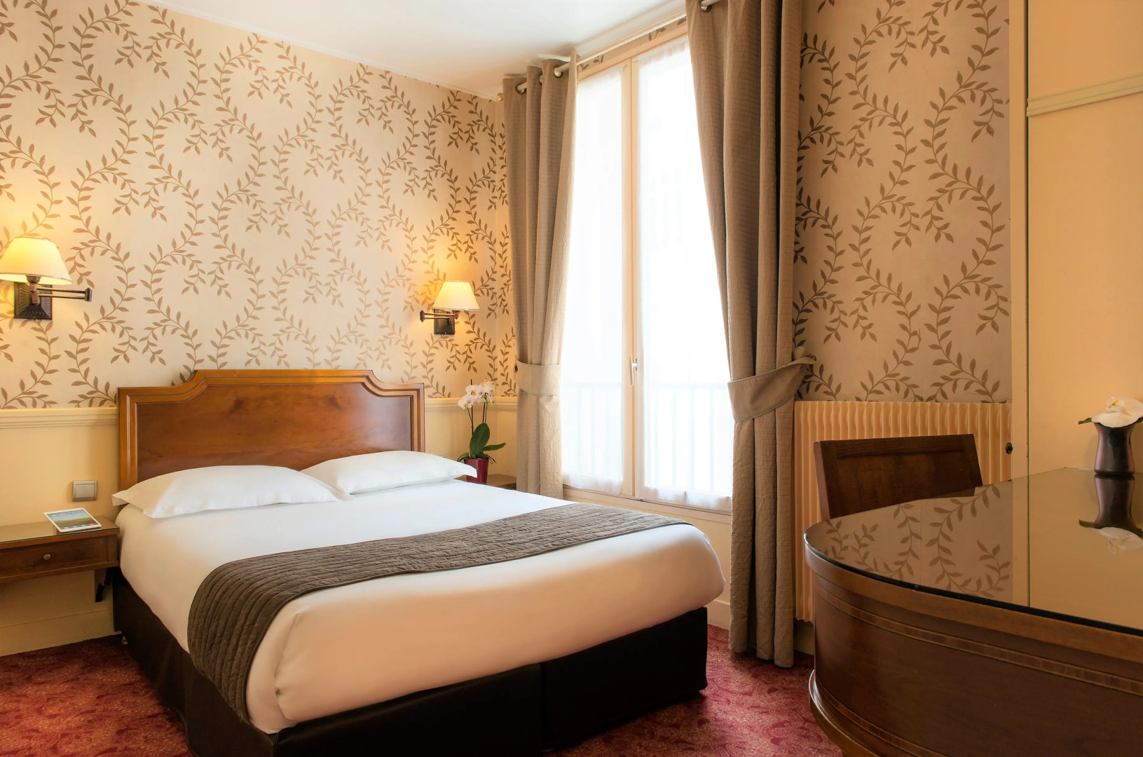 Photo - Hôtel du Théâtre by Patrick Hayat