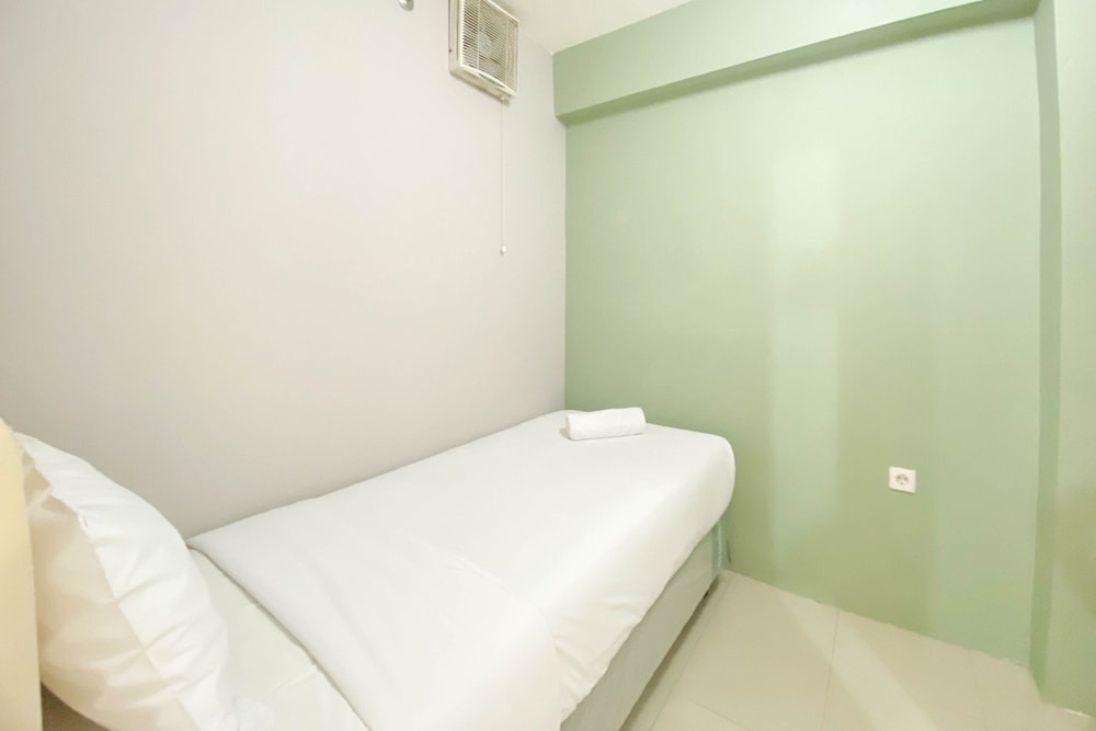 Best Strategic 2Br Apartment At Bassura City