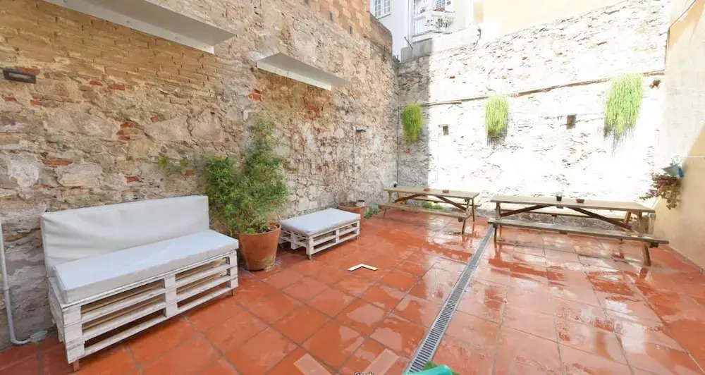 Photo - Ten To Go Hostel