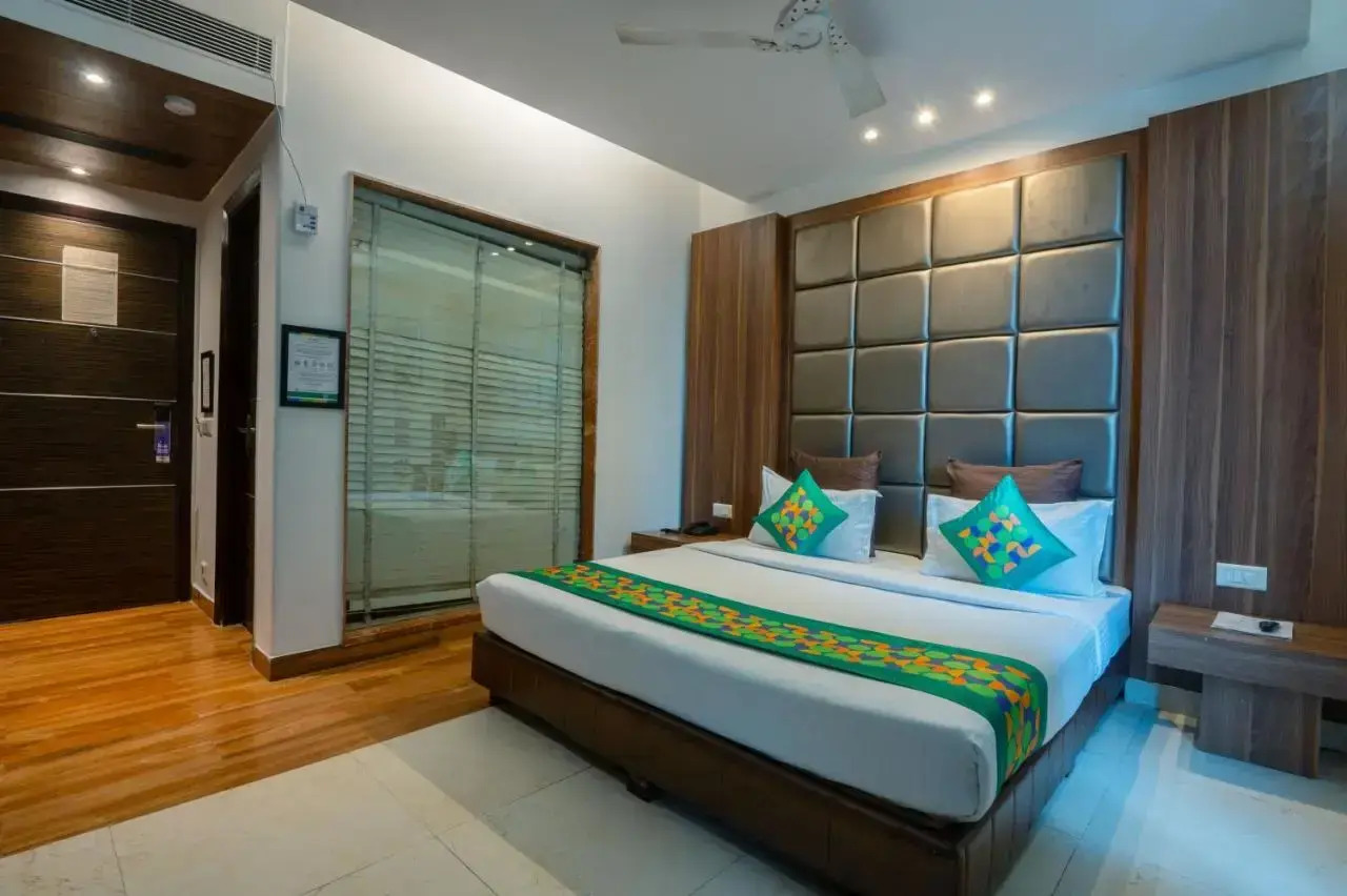 Foto - Treebo Twin Tree