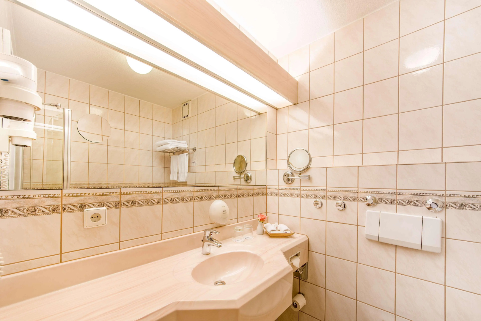 Photo - Best Western Plus Delta Park Hotel