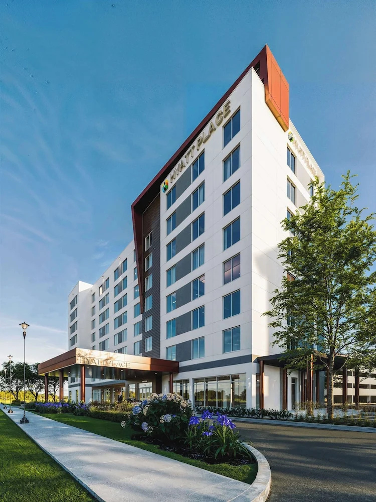 Photo - Hyatt Place Montreal Airport