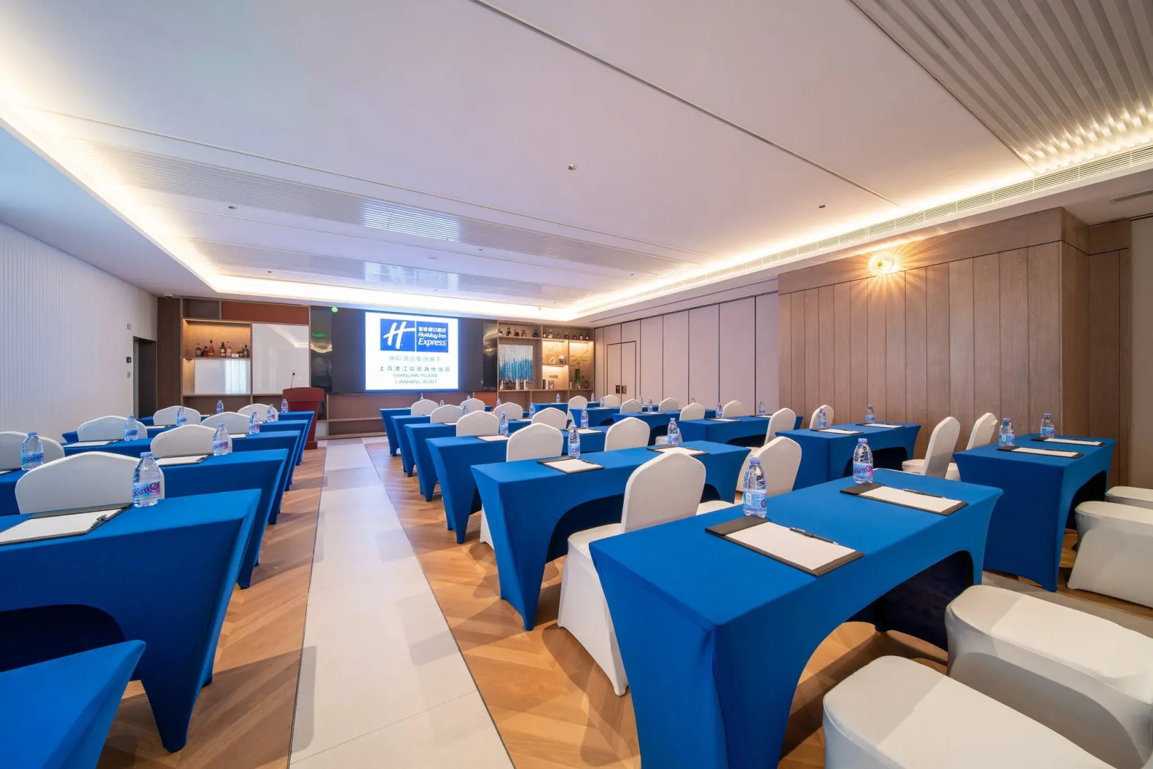 Photo - Holiday Inn Express Shanghai Pujiang Lianhang Road by IHG