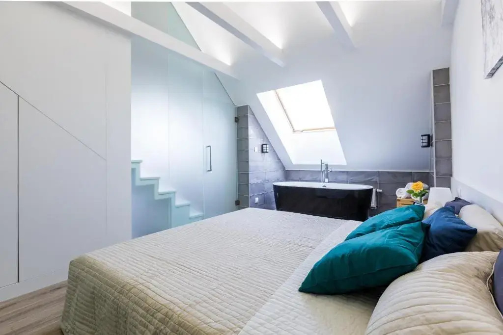 Photo - Vagabond Corvin