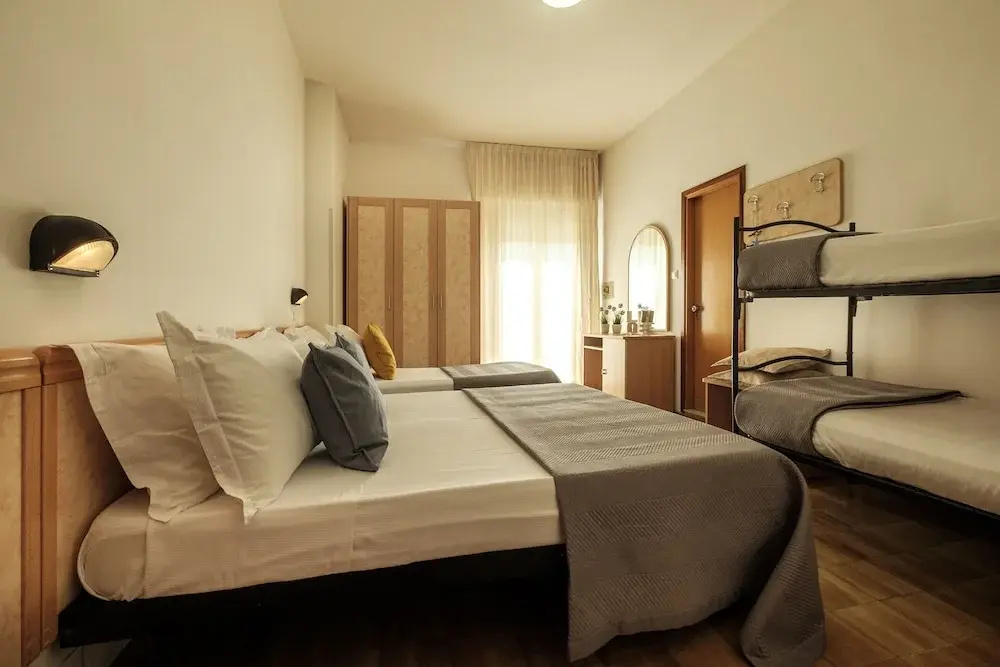 Photo - Hotel Oceanic