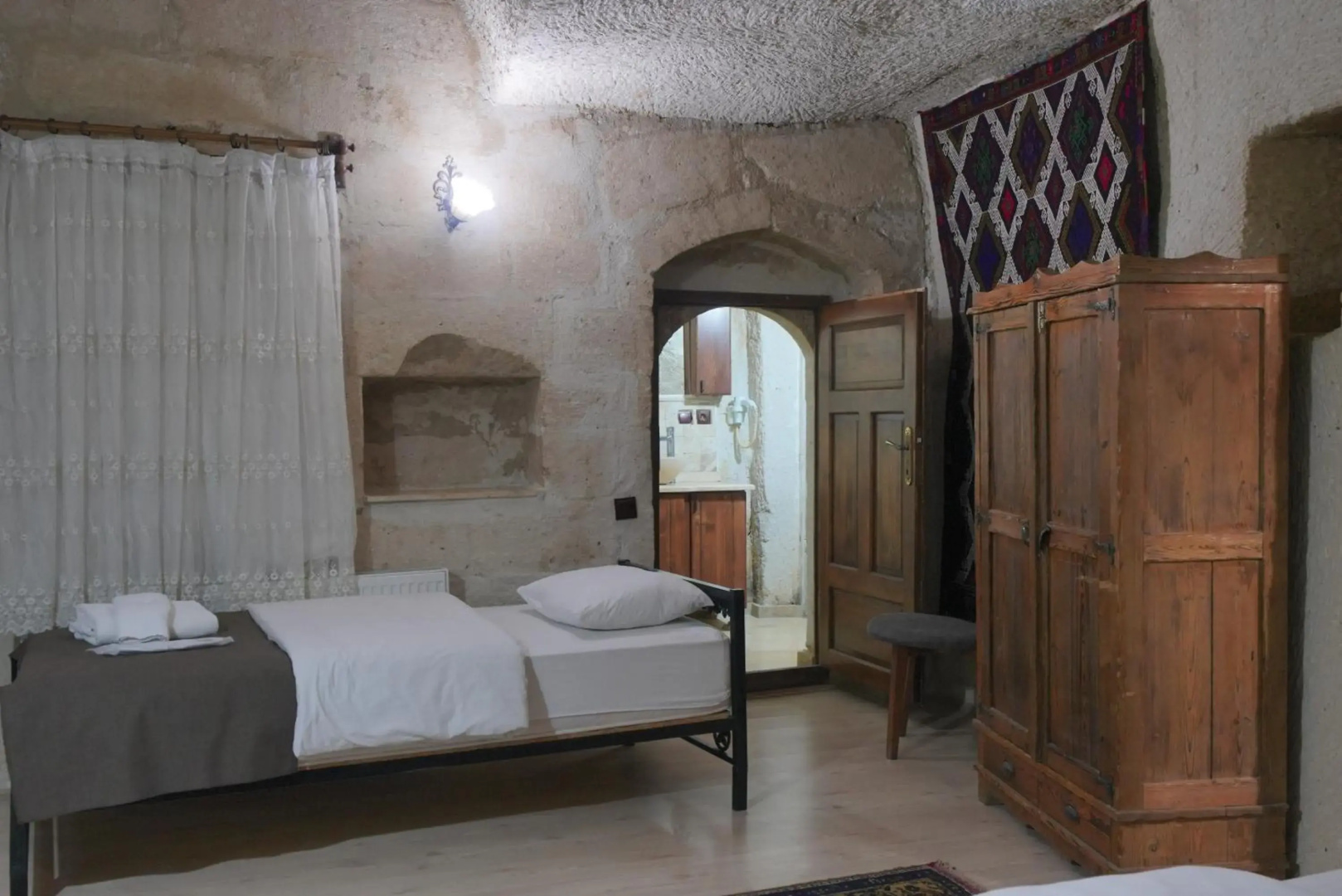 Photo - View Cave Hotel