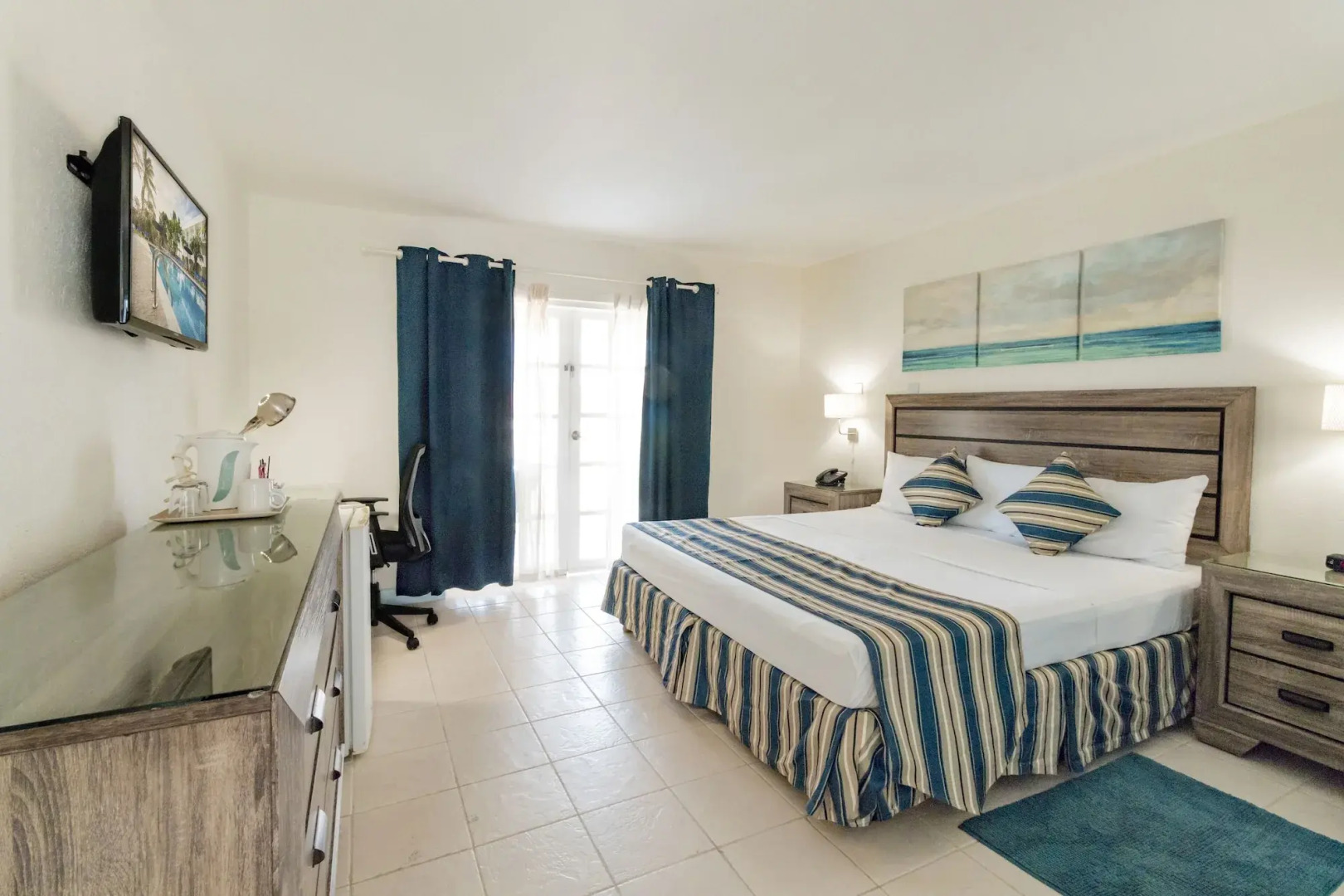 Photo - Time Out Hotel