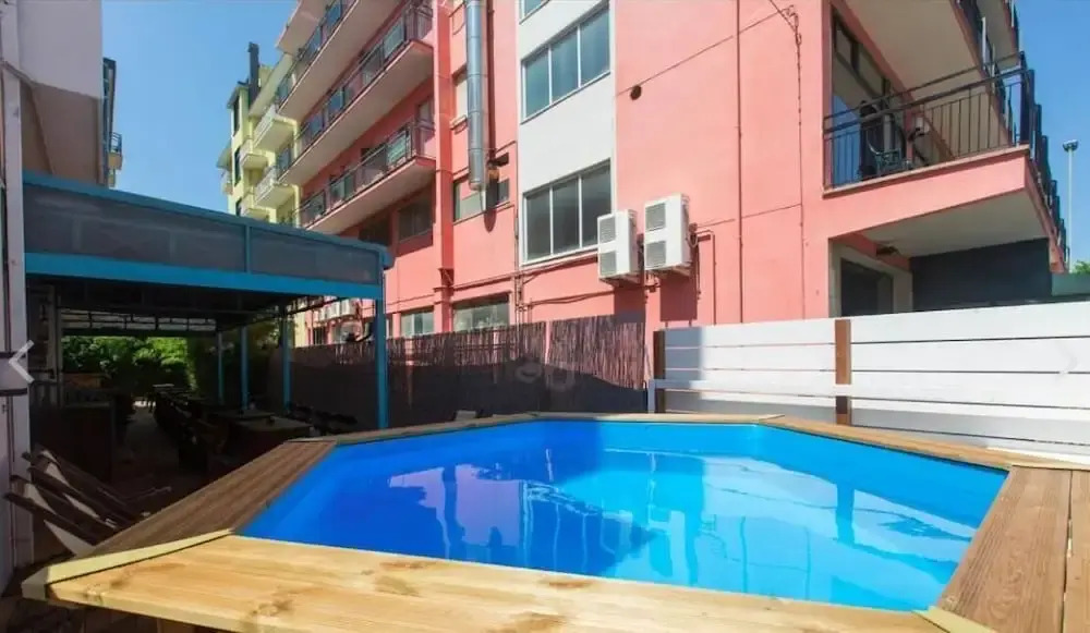 Photo - Sunflower Beach Backpacker Hostel & Bar