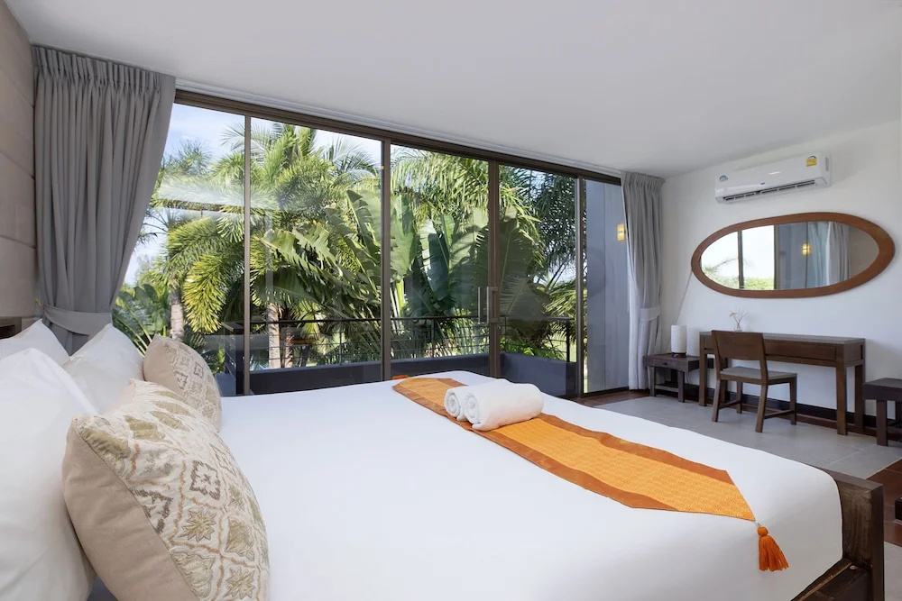 Private 3BR Pool Access Villa Argent 10